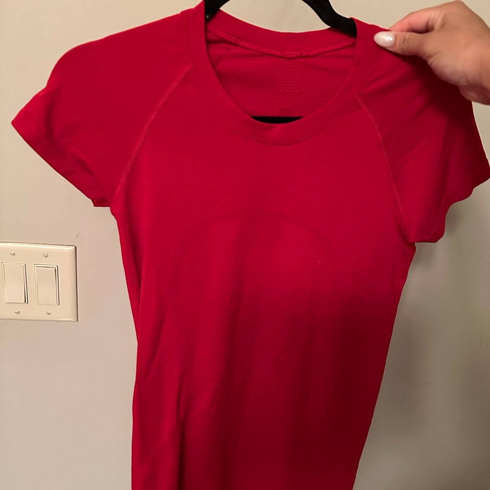 Size 6 dark red swiftly tech